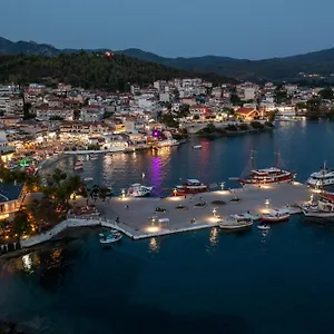 G Mare Boutique Neos Marmaras
